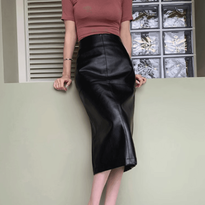 骨格ストレートレザーIラインスカート