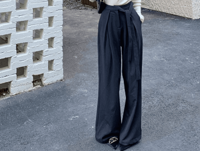 骨格ストレートタックワイドレッグパンツ