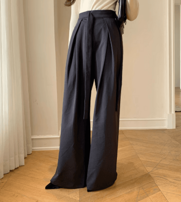 骨格ストレートタックワイドレッグパンツ