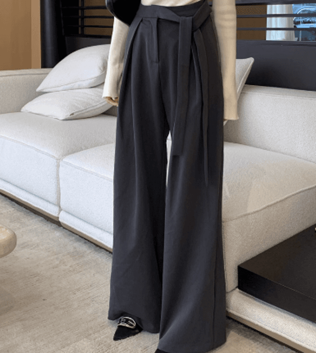 骨格ストレートタックワイドレッグパンツ