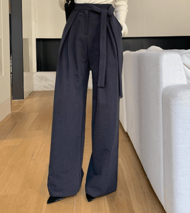 骨格ストレートタックワイドレッグパンツ