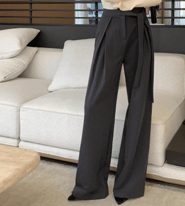 骨格ストレートタックワイドレッグパンツ
