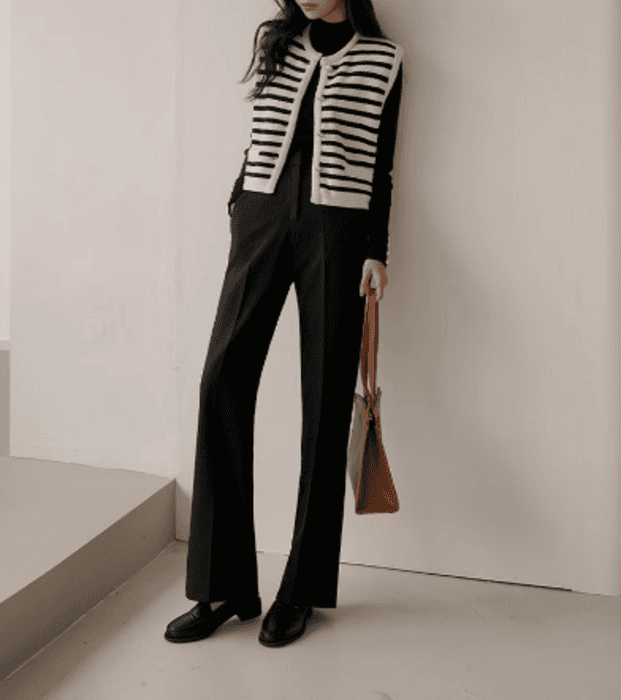 骨格ストレートセミフレアセンタープレススーツパンツ