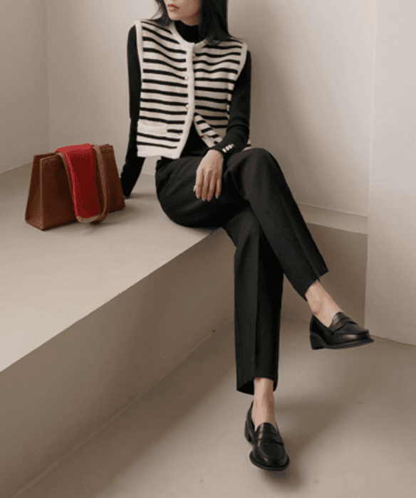 骨格ストレートセミフレアセンタープレススーツパンツ