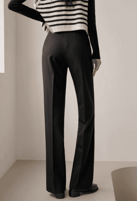 骨格ストレートセミフレアセンタープレススーツパンツ