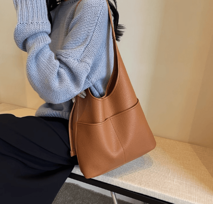骨格ストレート外側ポケット付きショルダーバッグ