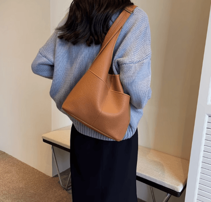 骨格ストレート外側ポケット付きショルダーバッグ