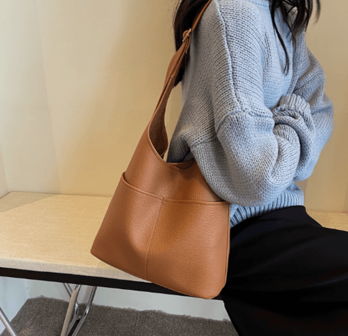 骨格ストレート外側ポケット付きショルダーバッグ