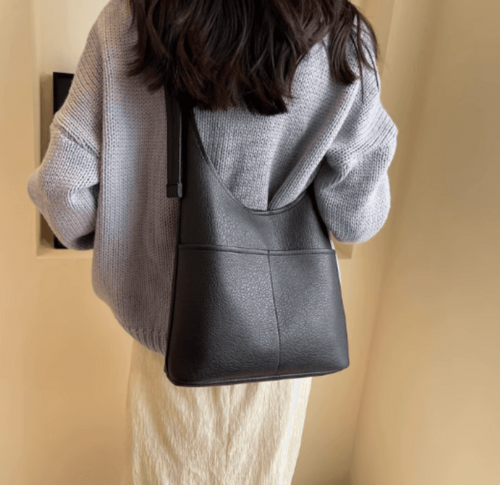 骨格ストレート外側ポケット付きショルダーバッグ