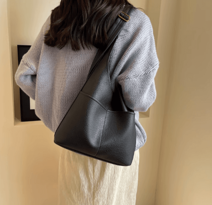 骨格ストレート外側ポケット付きショルダーバッグ