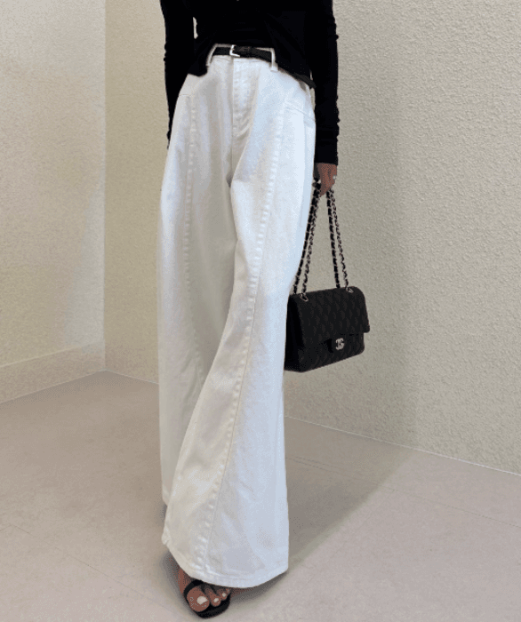 骨格ストレートワイドレッグデニムパンツ