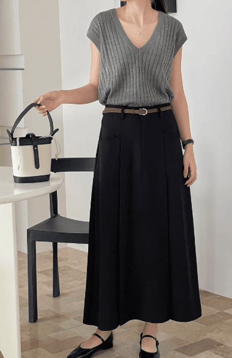 骨格ストレートベルト付きプリーツフレアスカート