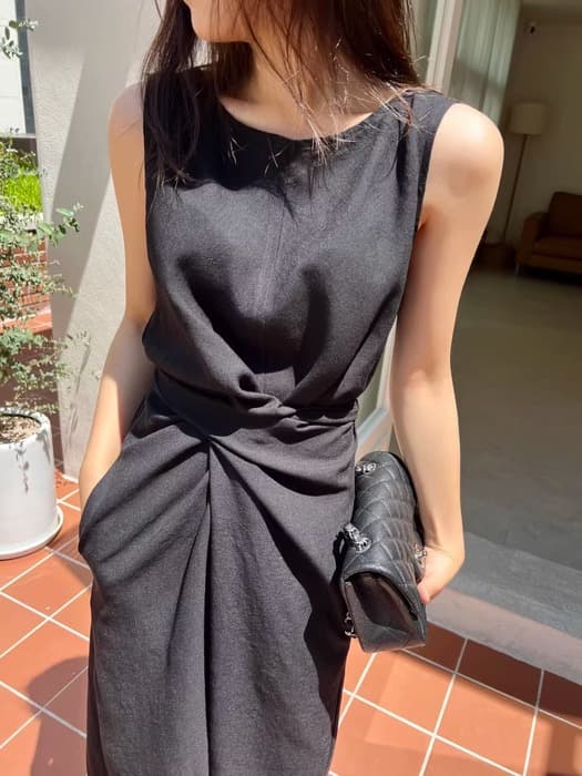 骨格ストレートフロントツイストロングワンピース