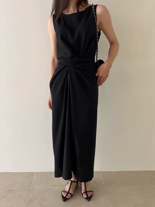 骨格ストレートフロントツイストロングワンピース