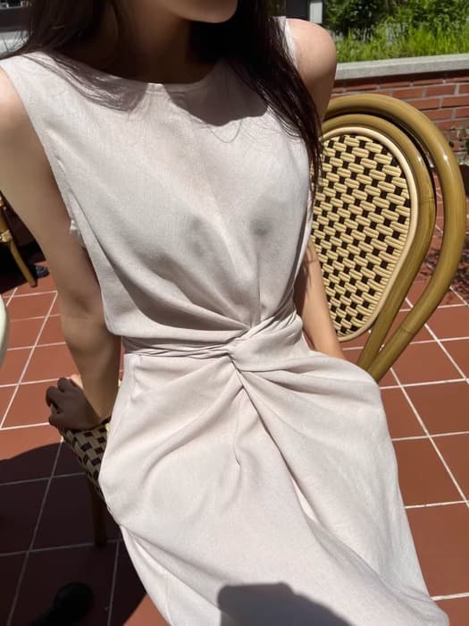 骨格ストレートフロントツイストロングワンピース