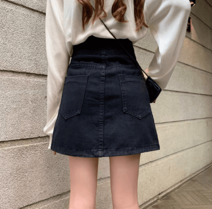 骨格ストレートデニムミニ丈台形スカート