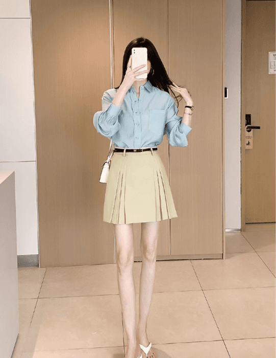 骨格ストレートベルト付きプリーツ台形ミニ丈スカート