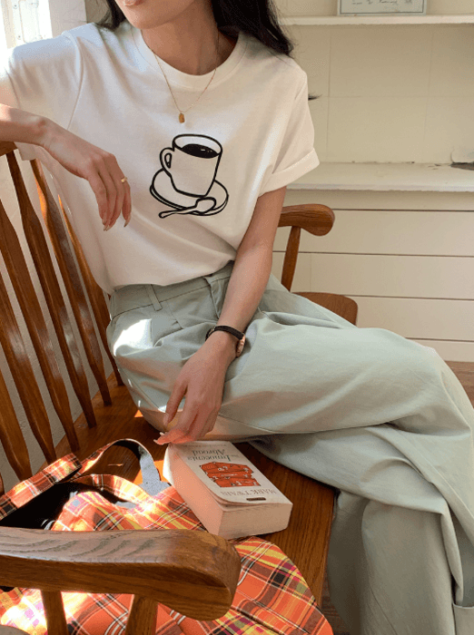 骨格ストレートフロントプリント半袖Tシャツ