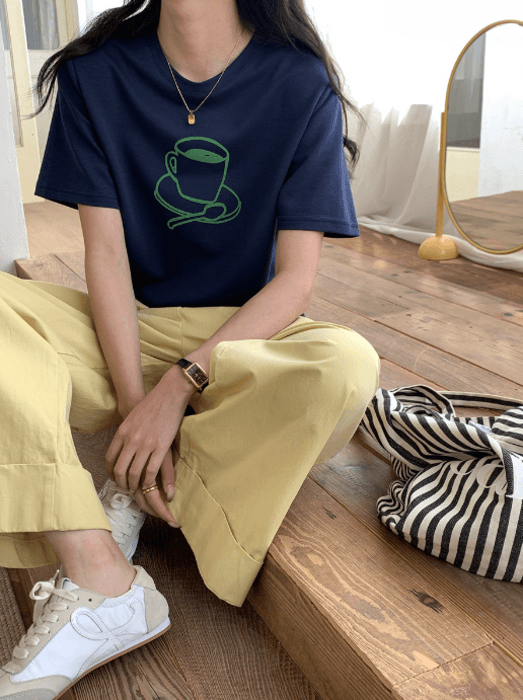 骨格ストレートフロントプリント半袖Tシャツ