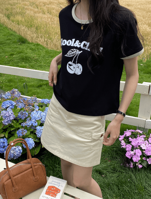 骨格ストレートチェリー柄プリント半袖Tシャツ