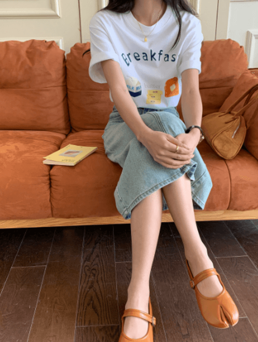 骨格ストレートフロントロゴ半袖Tシャツトップス