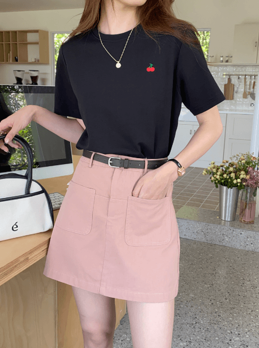 骨格ストレートワンポイント半袖ロゴTシャツ