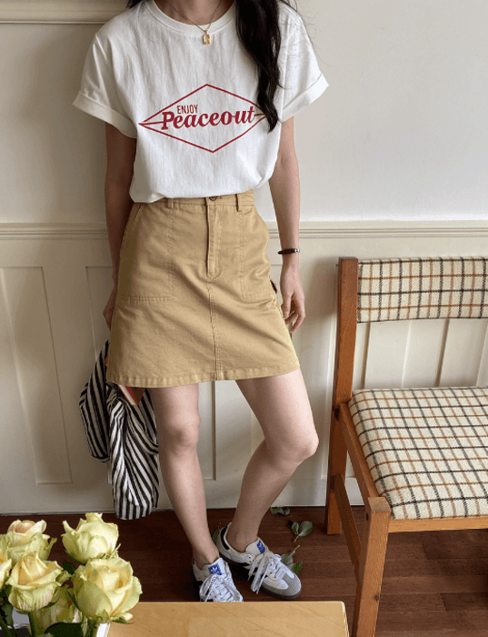 骨格ストレートロゴデザイン半袖Tシャツトップス