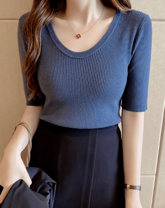 骨格ストレートUネックニットトップス