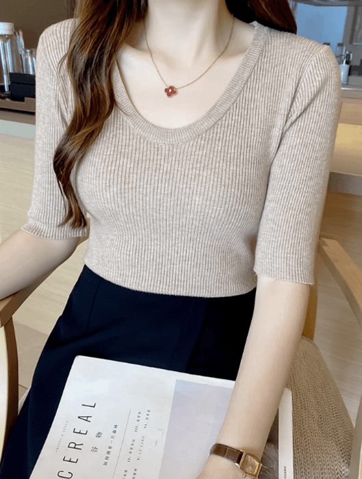 骨格ストレートUネックニットトップス