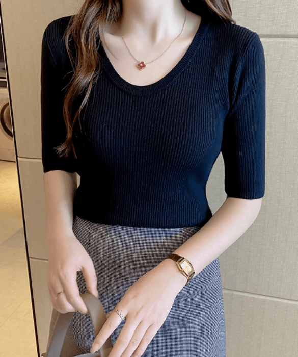 骨格ストレートUネックニットトップス