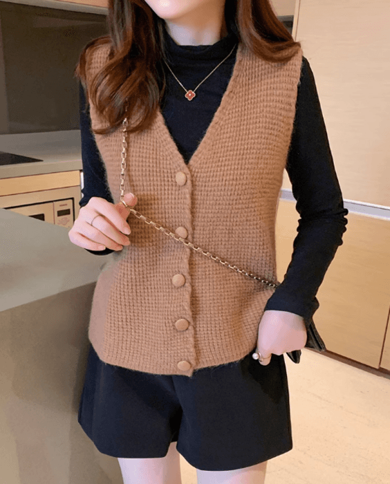 骨格ストレートVネックニットベスト