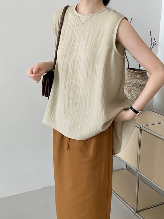 骨格ストレートバックスリットノースリーブトップス