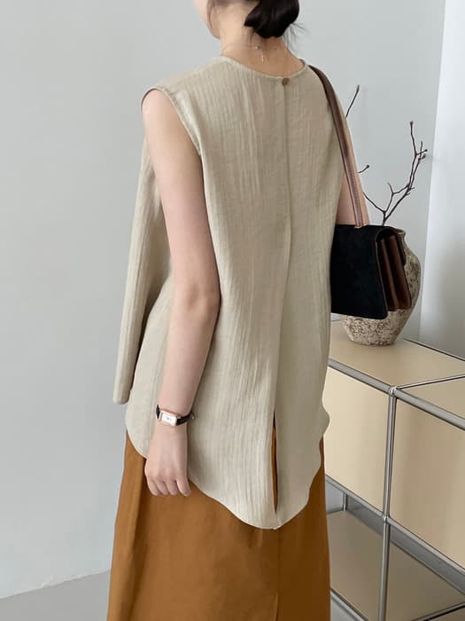骨格ストレートバックスリットノースリーブトップス