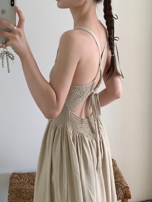骨格ストレートクロップストラップワンピース