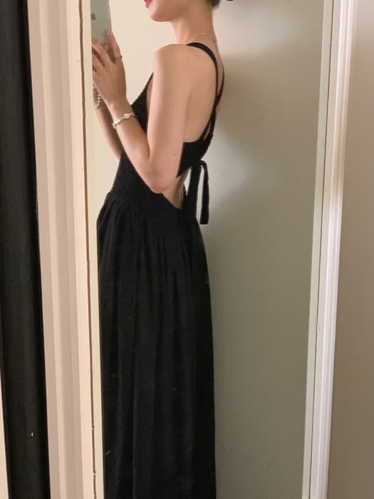 骨格ストレートクロップストラップワンピース