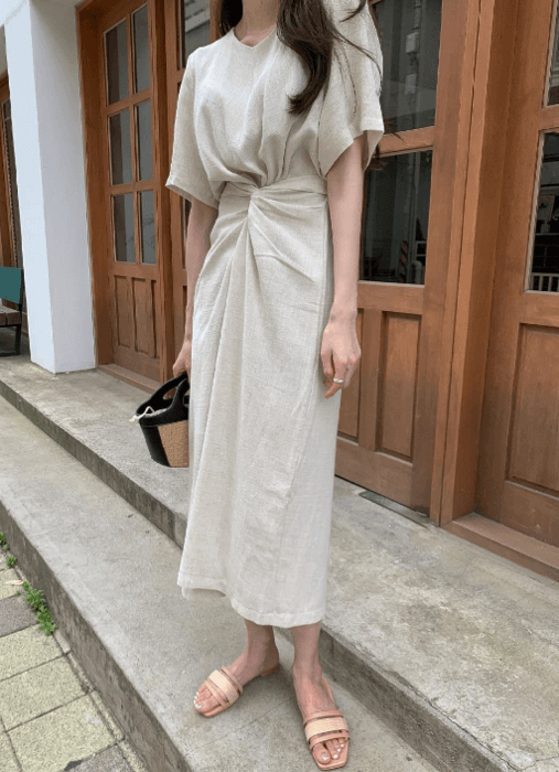 骨格ストレートフロントタックロングワンピース