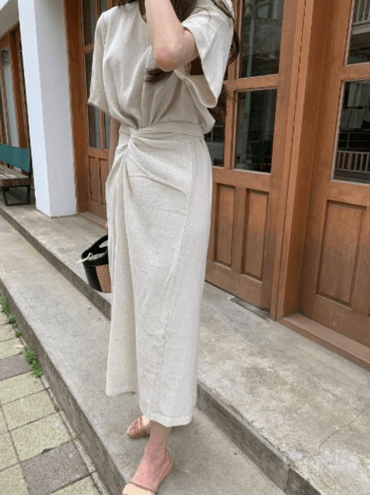 骨格ストレートフロントタックロングワンピース