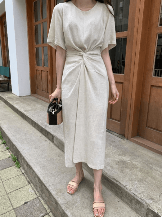 骨格ストレートフロントタックロングワンピース