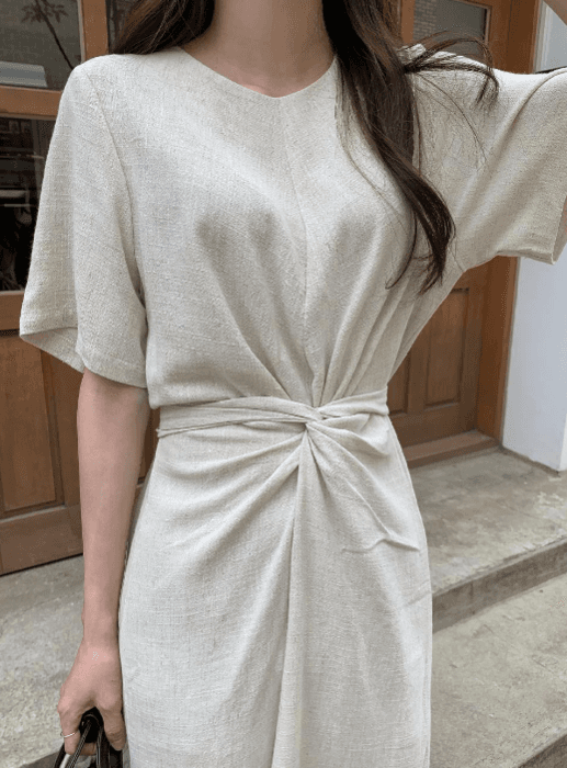 骨格ストレートフロントタックロングワンピース