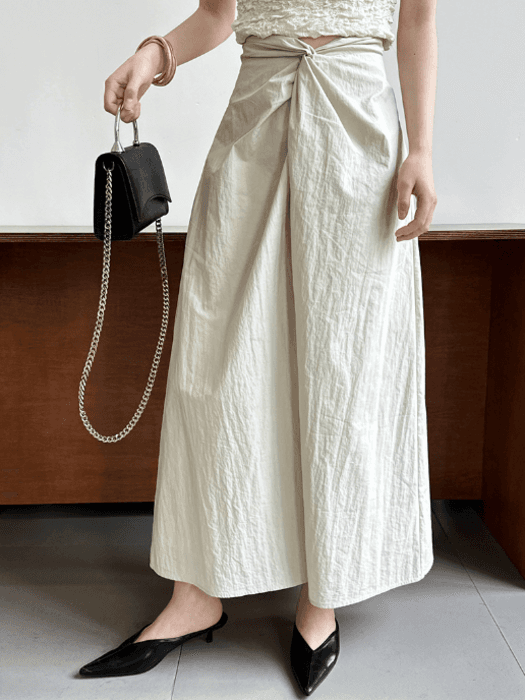 骨格ストレートツイストロングスカート