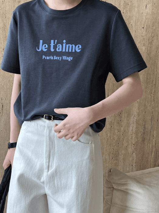 骨格ストレートJe t'aimeプリントTシャツトップス