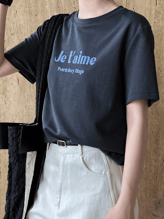 骨格ストレートJe t'aimeプリントTシャツトップス