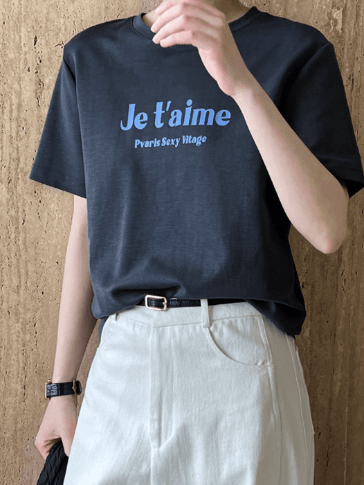 骨格ストレートJe t'aimeプリントTシャツトップス