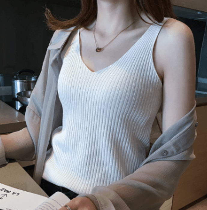 骨格ストレートVネックニットタンクトップ