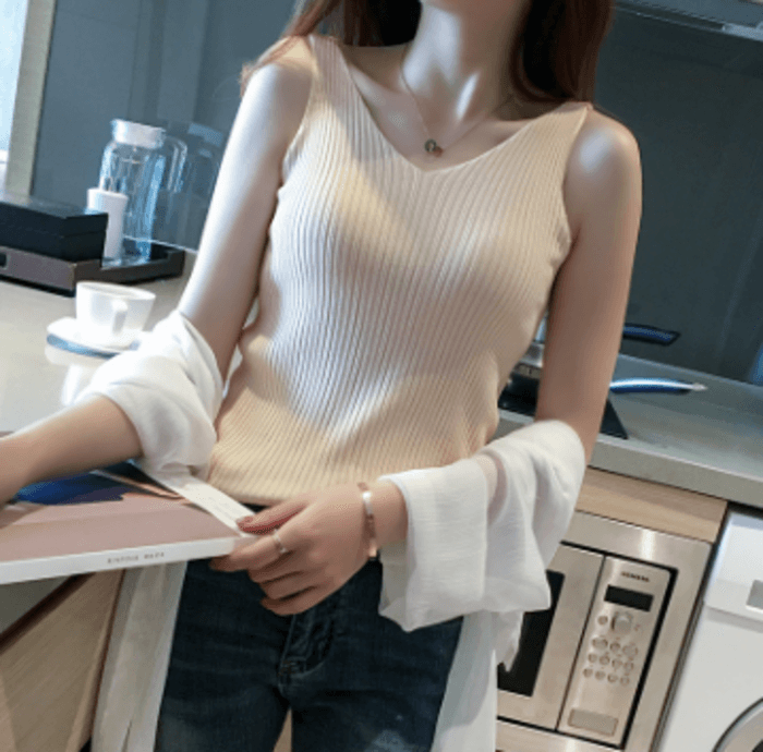 骨格ストレートVネックニットタンクトップ