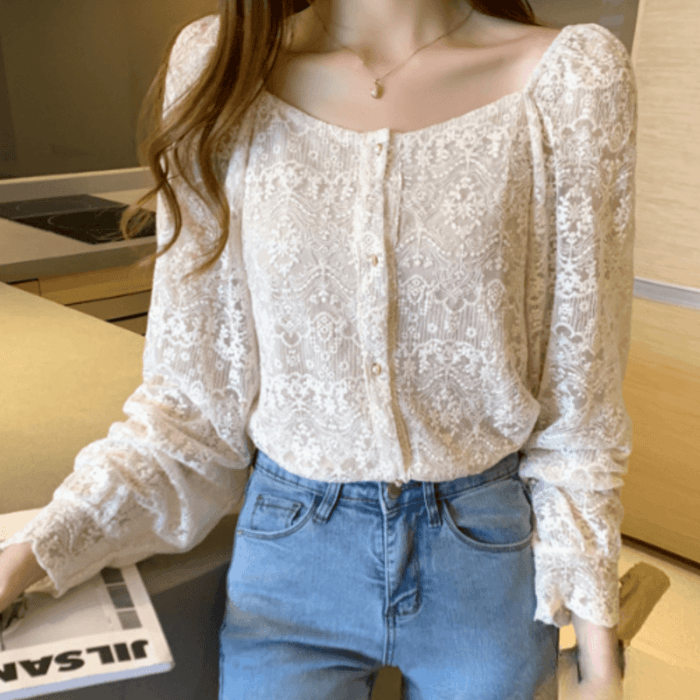 骨格ストレートスクエアネックレースブラウス