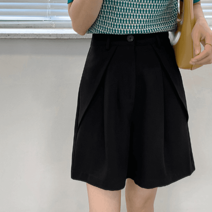 骨格ストレートワンタックハーフパンツ