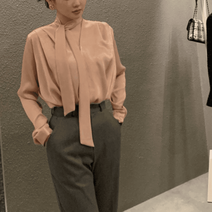 骨格ストレートVラインカシュクールブラウス