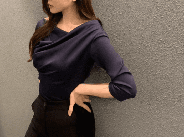 骨格ストレート七分袖ドレープトップス