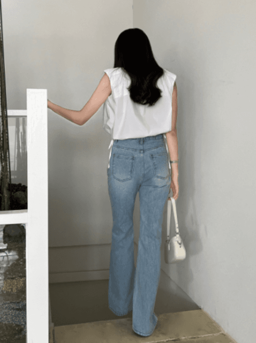 骨格ストレートセミフレアデニムパンツ